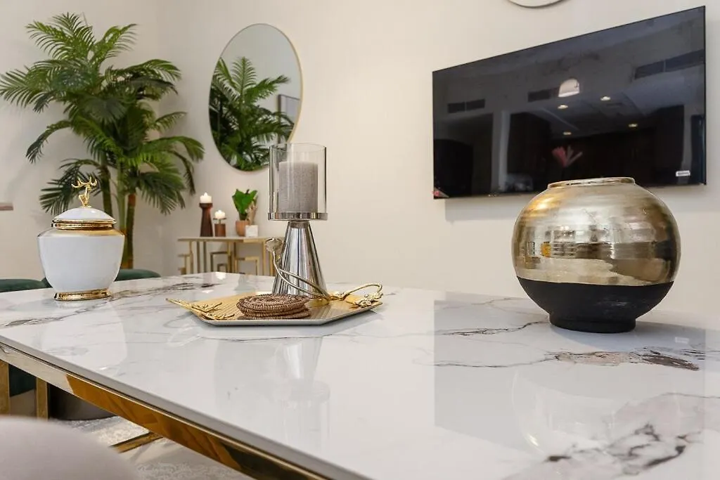 Centrally Located In Business Bay - Huge 1 Bedroom Hall In Executive Towers Dubai 0*,