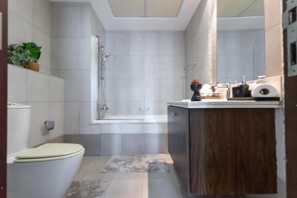 Centrally Located In Business Bay - Huge 1 Bedroom Hall In Executive Towers Dubai