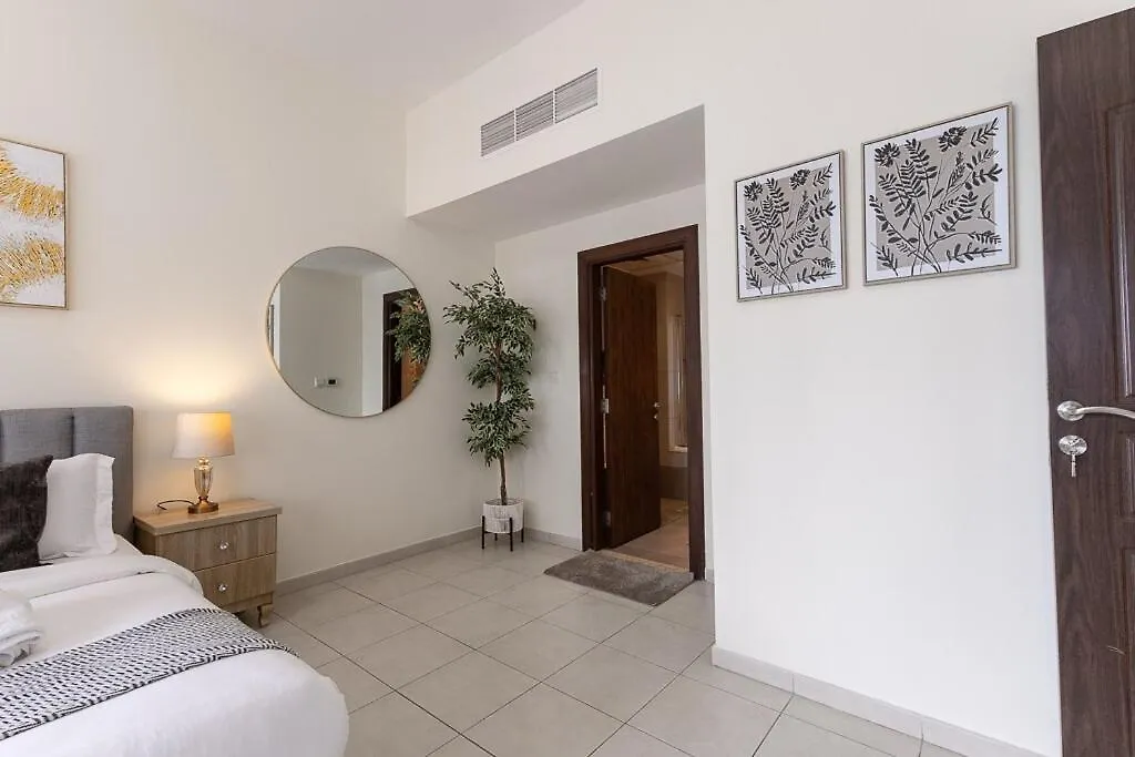Centrally Located In Business Bay - Huge 1 Bedroom Hall In Executive Towers Dubai 0*,